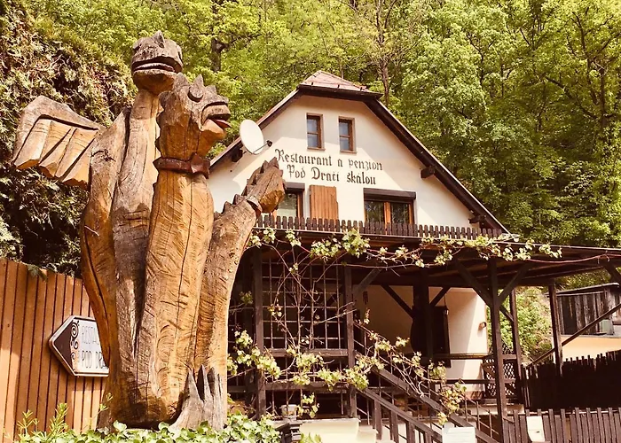 Restaurant A Penzion Pod Draci Skalou Karlstejn photo