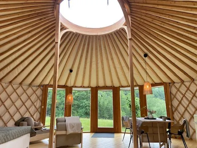 Hotel Glamping nad Meandry v jurtě Chyňava fotorgafie