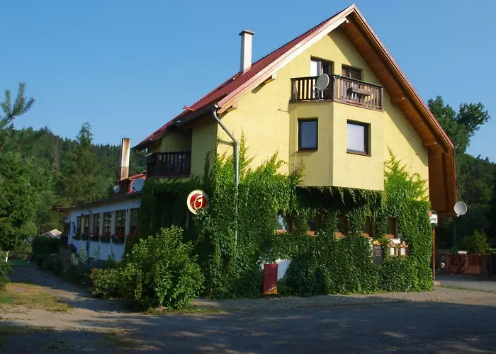 Hotel Kormoran Zlenice photo