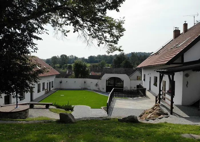 Statek Cesky Dvur Hotel Postupice photo