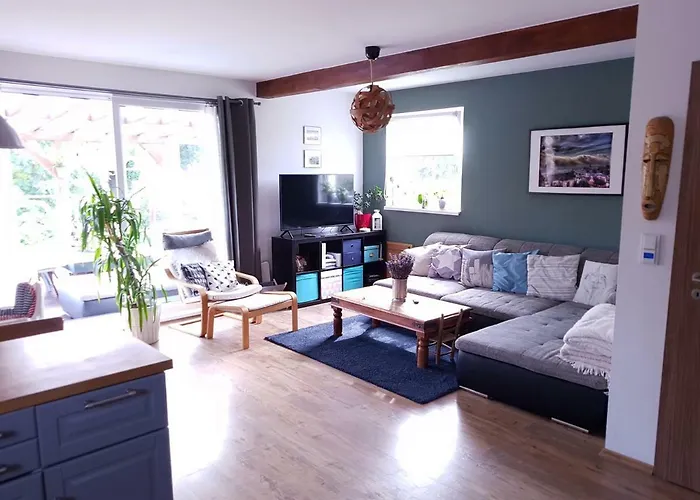 Cozy Family Home By The Airport Hostounの写真