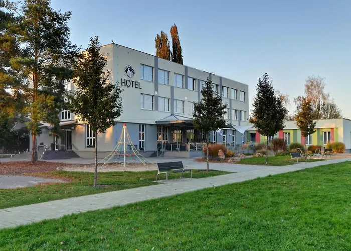 Hotel Bily Pav Benatky nad Jizerou photo